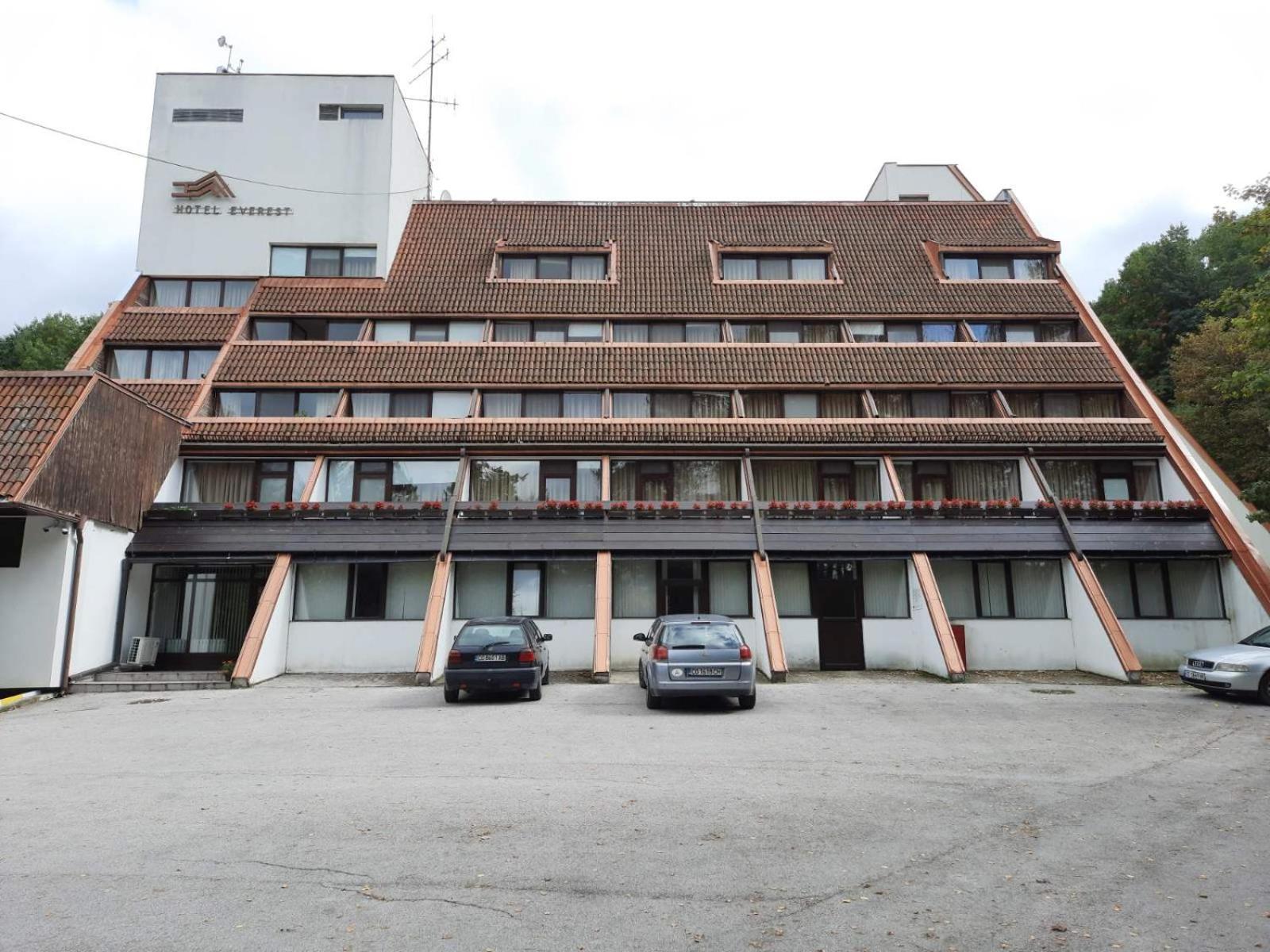 Everest Hotel Етрополе Экстерьер фото